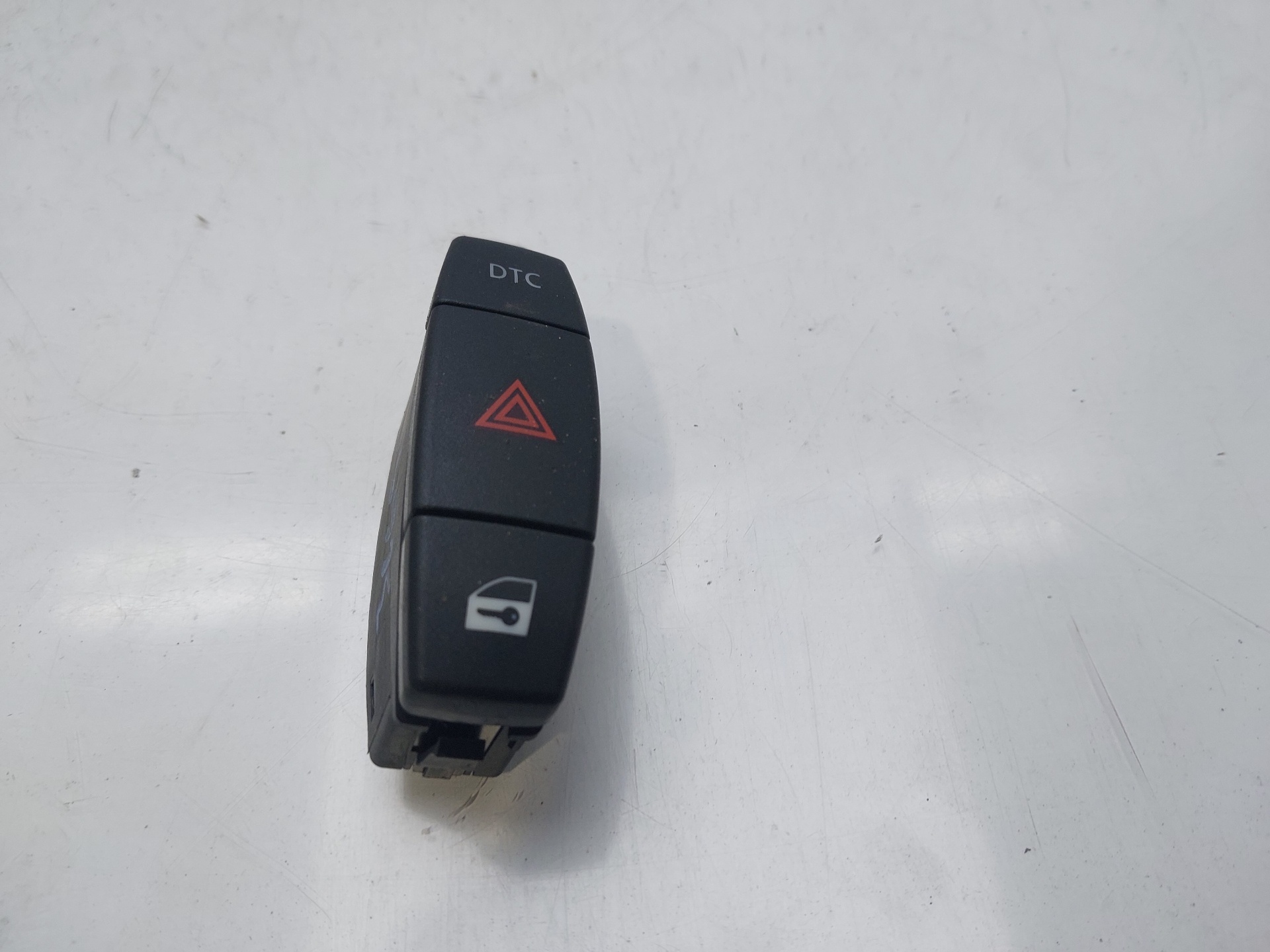 BMW 1 Series E81/E82/E87/E88 (2004-2013) Hazard button 694560303 