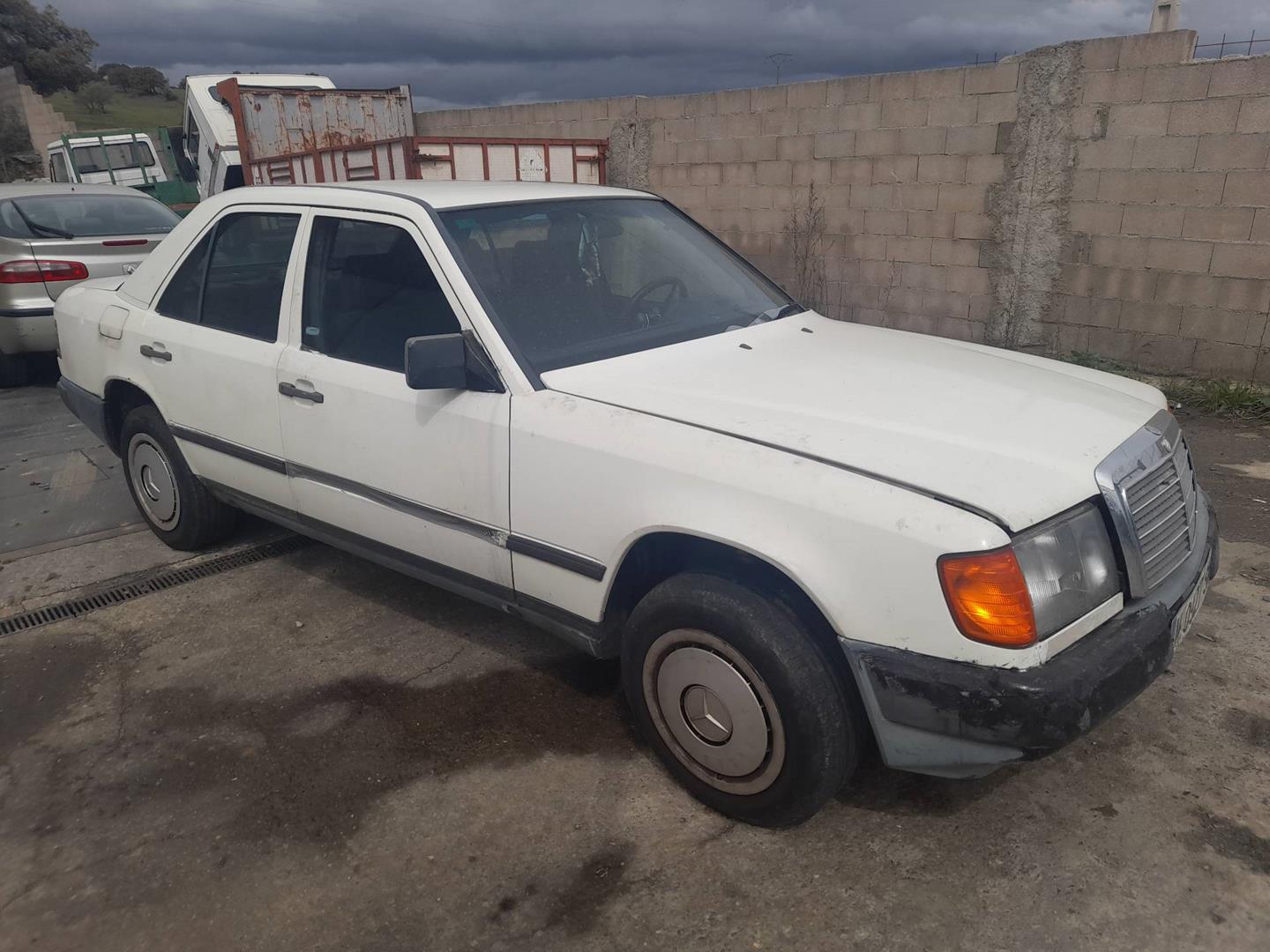 Mercedes-Benz Седан (W124) Jobb hátsó kardántengely