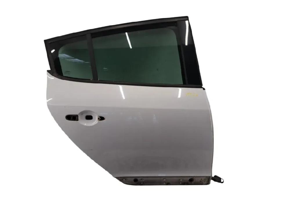 Puerta trasera derecha K9K R8 821006386R Renault Megane iii hatchback (bz0/1_) 2009-2012