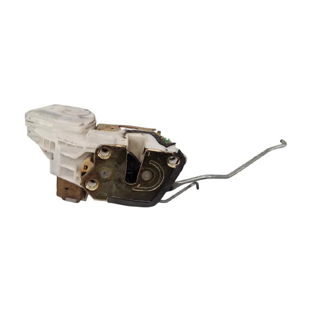 Cerradura puerta delantera derecha 4D56 MR473988 Mitsubishi Pajero sport (09/01>09/04<) 2001-2004 180416 km