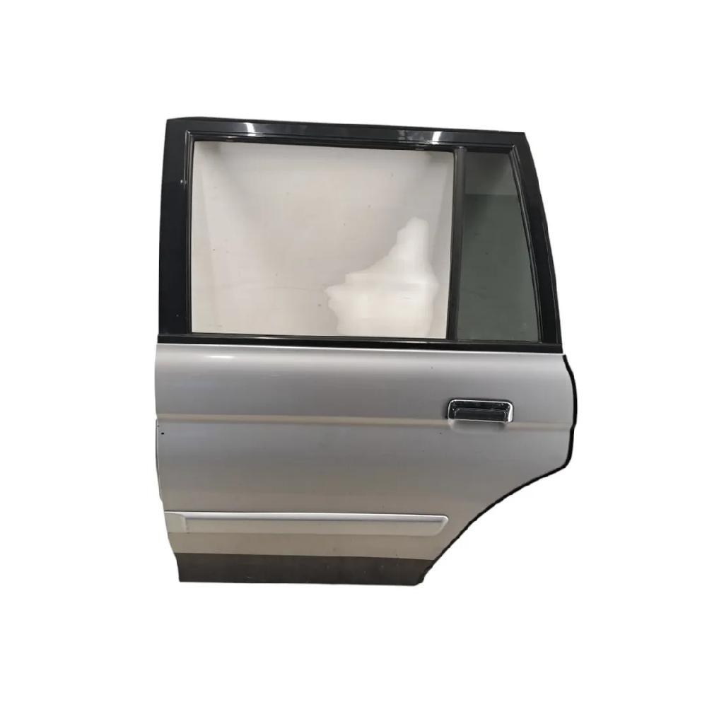 Puerta trasera izquierda 4D56 5730A047 Mitsubishi Pajero sport (09/01>09/04<) 2001-2004 180416 km