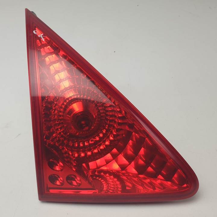 Feu arrière intérieur gauche 9H05 9683461080 de Peugeot 3008 suv (mc_, mr_, mj_, m4_) 2016-2016 112 CV