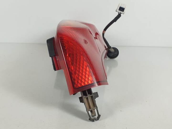 Piloto trasero izquierdo HR16DE 22016752 de Nissan Note (e11, ne11) 2006-2012 110 CV con 1 km - pieza usada