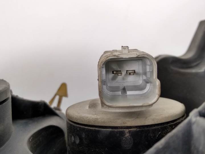 Headlamp rh F9Q750 8200002847 de Renault Laguna ii (bg0/1_) 2001-2007 120 CV con 145857 km - pieza usada