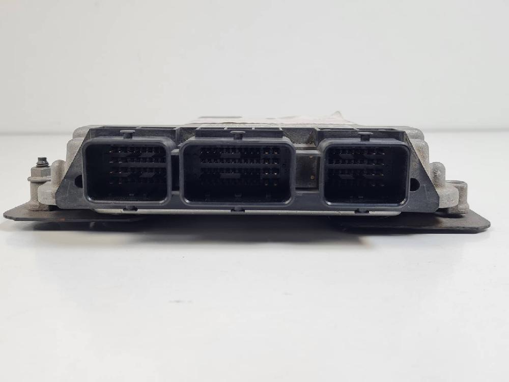 Centralita motor uce 0281011863 de Citroen C4 i sedán 2006-2011 90 CV - pieza usada