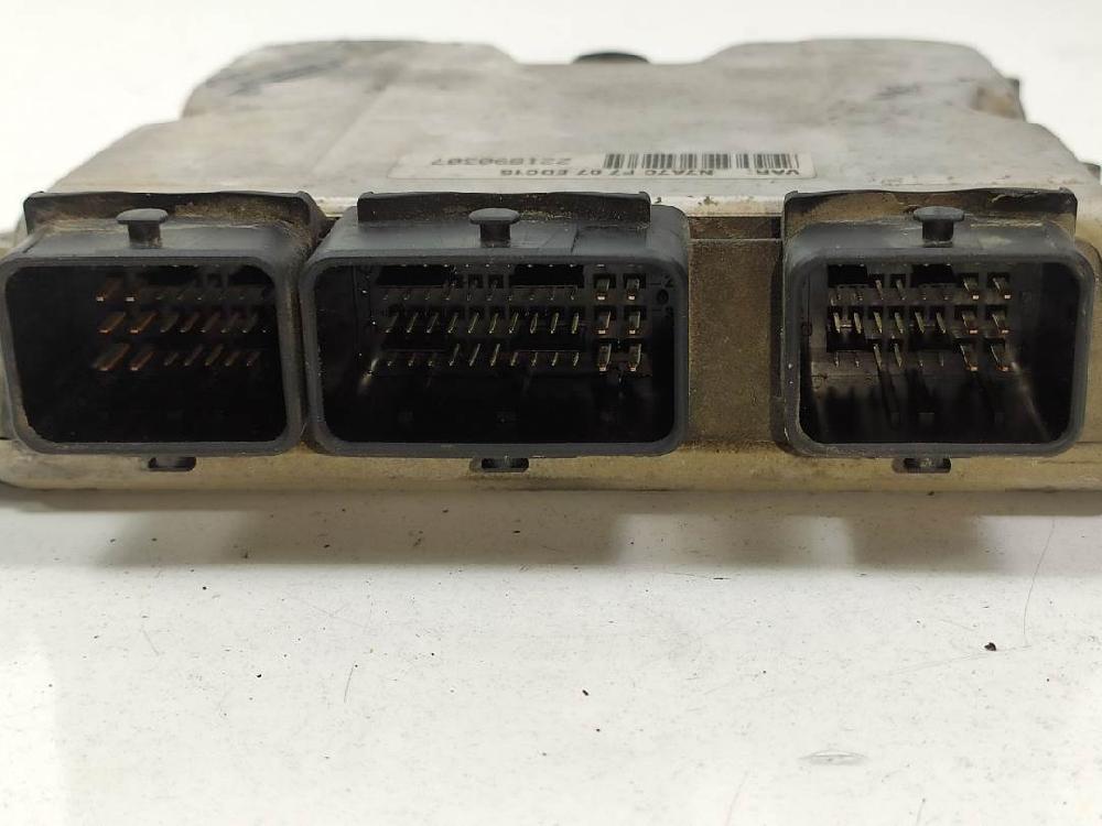 Switchboard engine uce RHZ 0281010962 de Citroen Xsara (n1) 2000-2005 109 CV con 145126 km - pieza usada