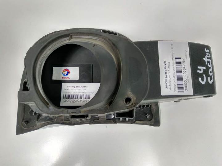Tapa exterior combustible 9HP 9801501380 de Citroen C4 cactus 2014-2018 92 CV con 78560 km - pieza usada
