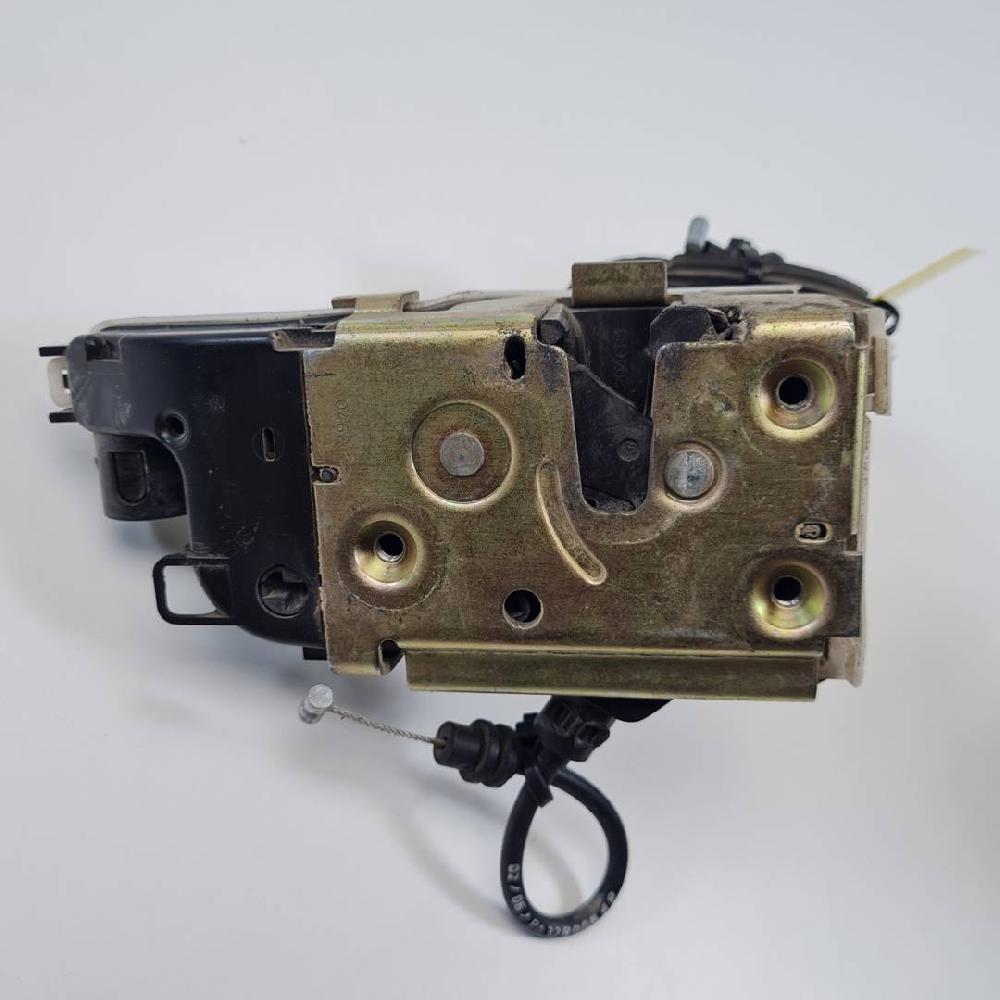 Fecho da porta frente esquerda 46982980 de Citroen C3 picasso (sh_) 2010-2010 68 CV