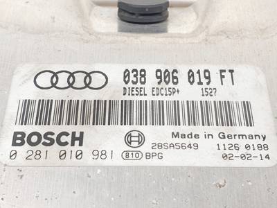 Switchboard engine uce 0281010981 de Audi A3 (8l) 1996-2003 - pieza usada