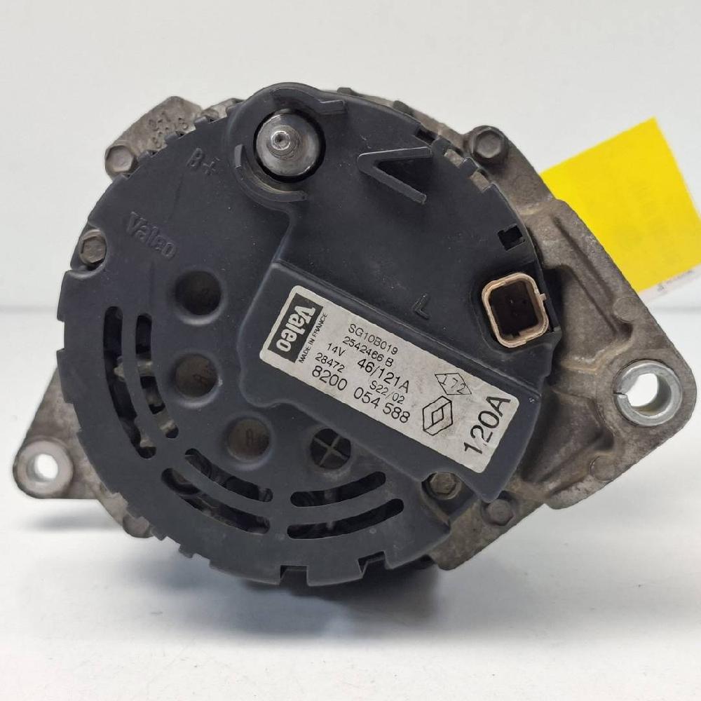 Alternador 8200054588 de Renault Megane i fase 2 berlina (ba0) 1999-2002 - pieza usada
