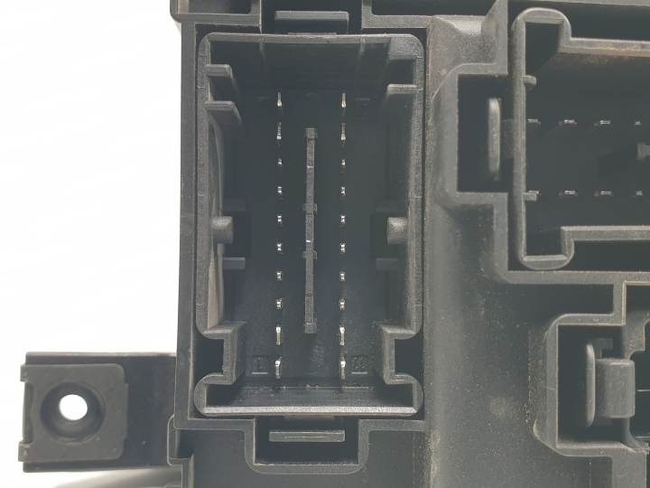 Caja de relés / fusibles 13142241 de Opel Corsa d van (s07) 2010-2014 - pieza usada