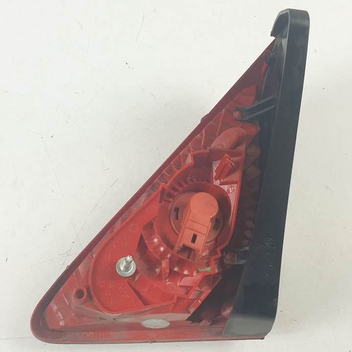 Left inner tail light RH02 9683461080 de Peugeot 3008 monospace (0u_) 2009-2016 150 CV - pieza usada