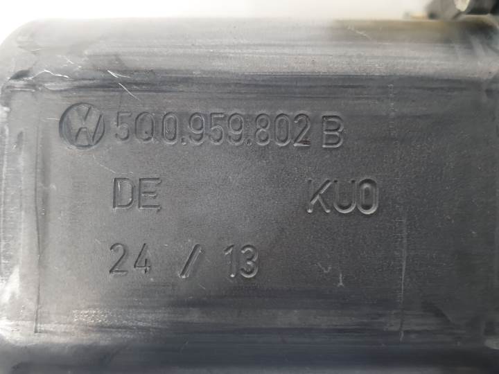 Motor elevalunas delantero derecho CLH 0130822716 de Seat Leon (5f1) 2012-2020 90 CV con 42160 km - pieza usada