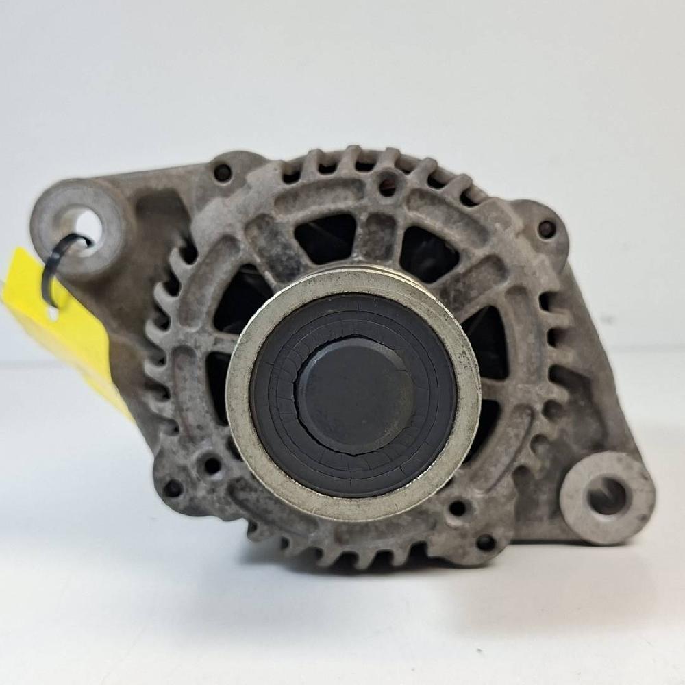 Alternador 13579668 de Opel Insignia sports tourer 2008-2013 - pieza usada