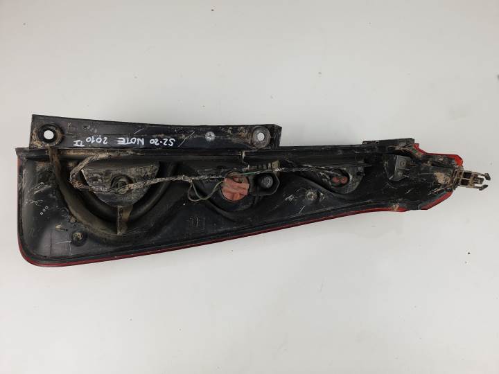 Piloto trasero izquierdo K9K276 22016752 de Nissan Note (e11, ne11) 2006-2012 86 CV con 1 km - pieza usada