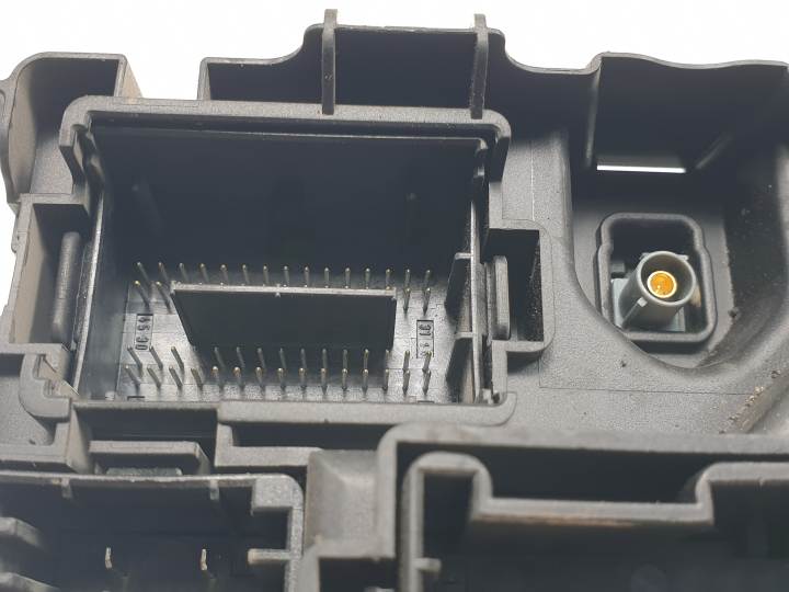 Caja de relés / fusibles 13142241 de Opel Corsa d van (s07) 2010-2014 - pieza usada