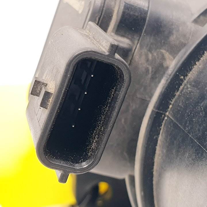 Caudalímetro K9K836 8200682558 de Renault Megane iii grandtour (kz0/1) 2009-2018 110 CV - pieza usada