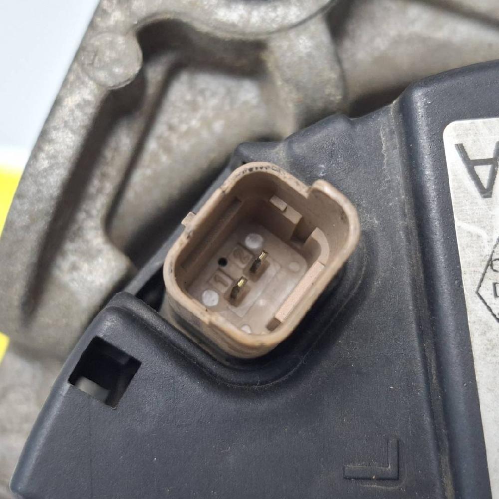 Alternador 8200054588 de Renault Megane i fase 2 berlina (ba0) 1999-2002 - pieza usada