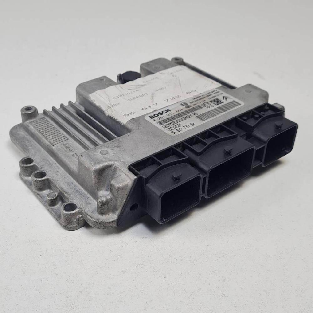 Centralita motor uce 0281011863 de Citroen C4 i sedán 2006-2011