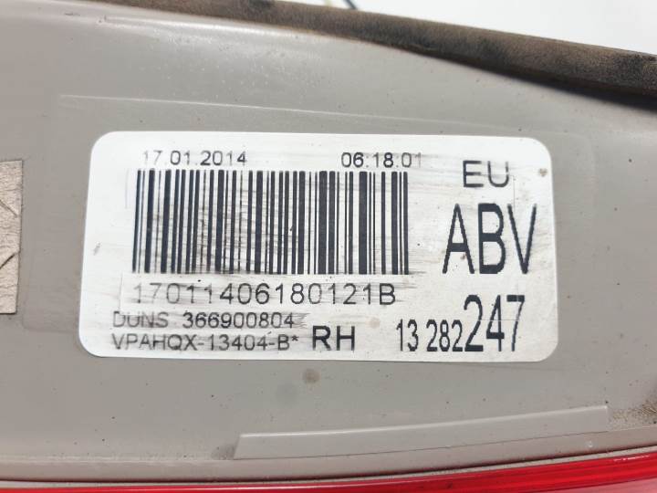 Piloto trasero derecho interior A14NET 13282247 de Opel Astra j sedán 2012-2015 140 CV con 430018 km - pieza usada
