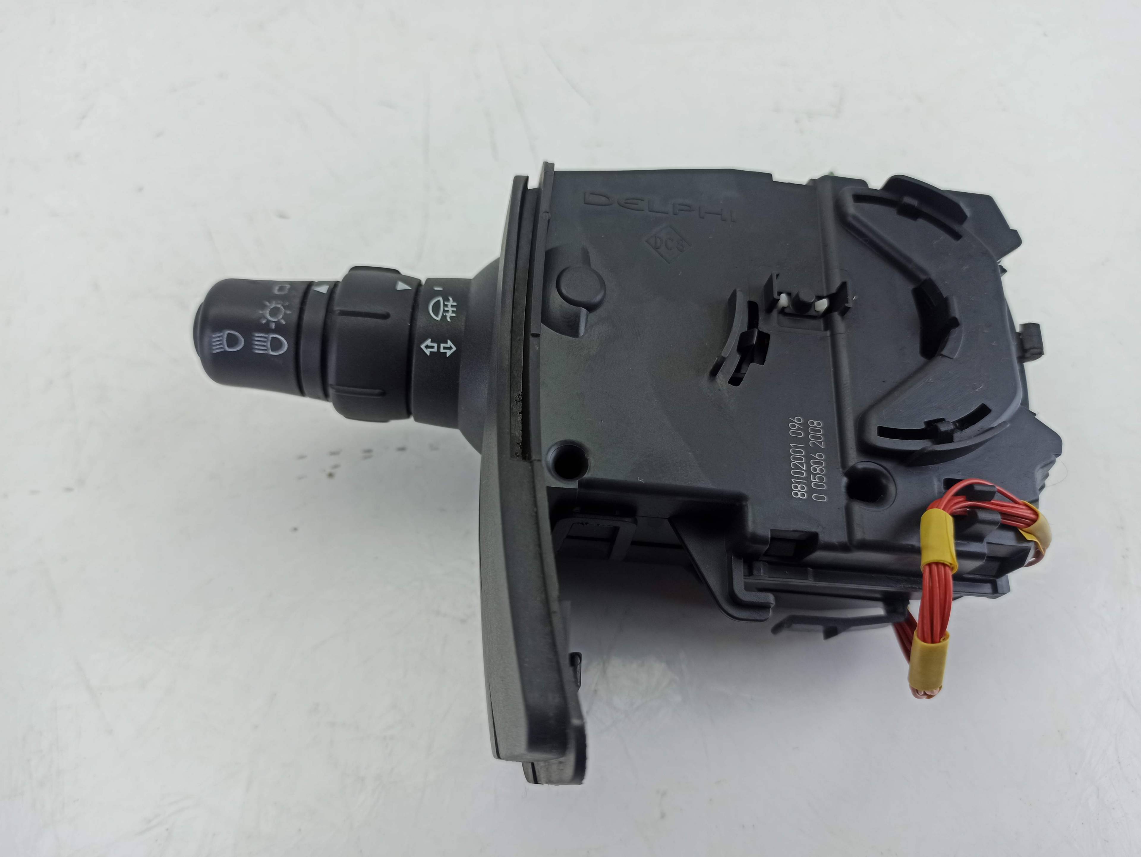 RENAULT A8 D2/4D (1994-2002) Переключатель света 88102001 26024495
