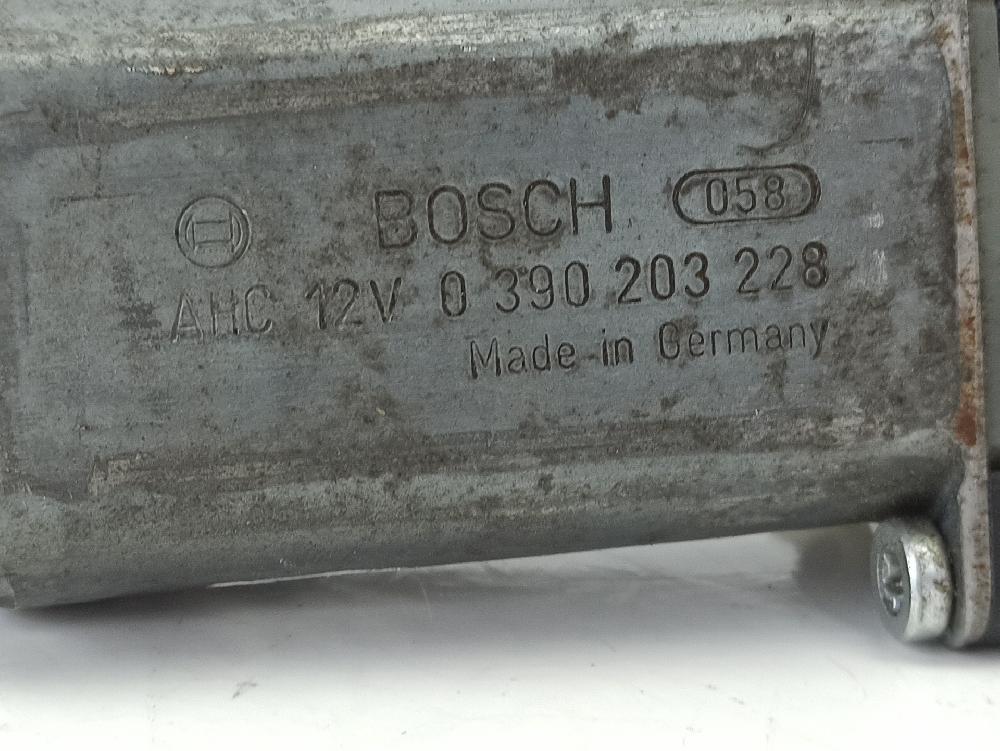 Sunroof electric motor RHR (DW10BTED4) 0390203228 de Peugeot 307 cc (3b) 2005-2009 136 CV con 222000 km - pieza usada