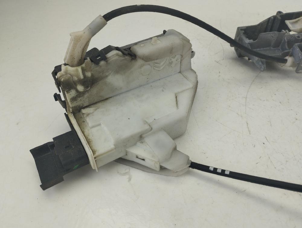 Cerradura puerta delantera derecha 9HR (DV6C) 732290 de Peugeot 5008 (0u_, 0e_) 2009-2017 112 CV con 424000 km - pieza usada