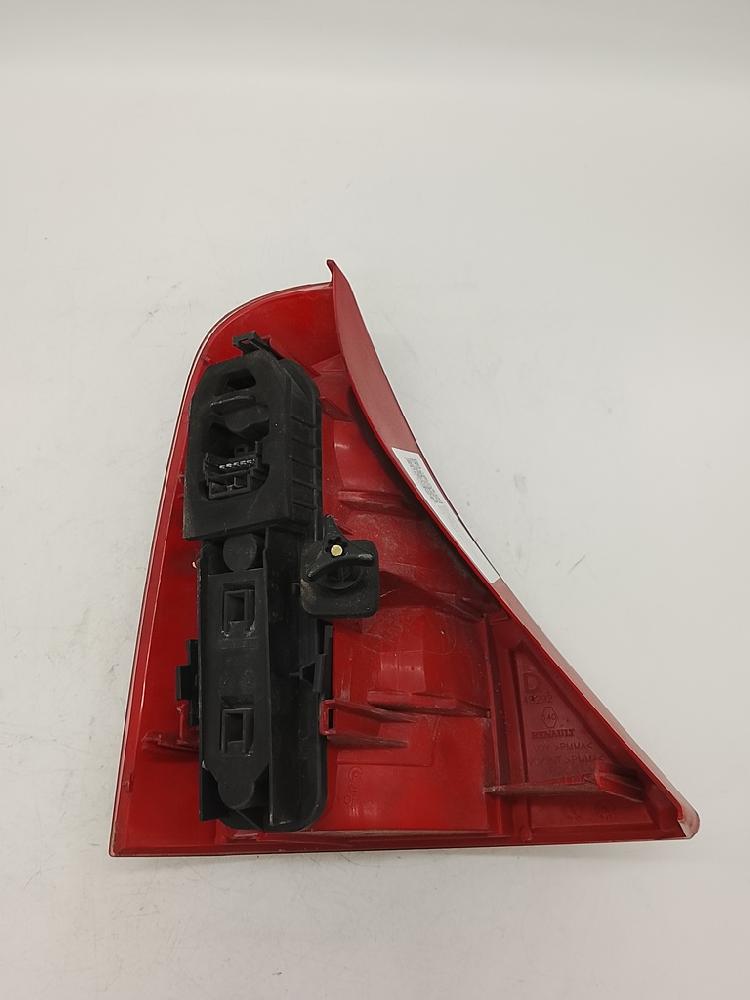 Piloto trasero derecho 7700410516 de Renault Clio i (b/c57_, 5/357_) 1990-1996 - pieza usada