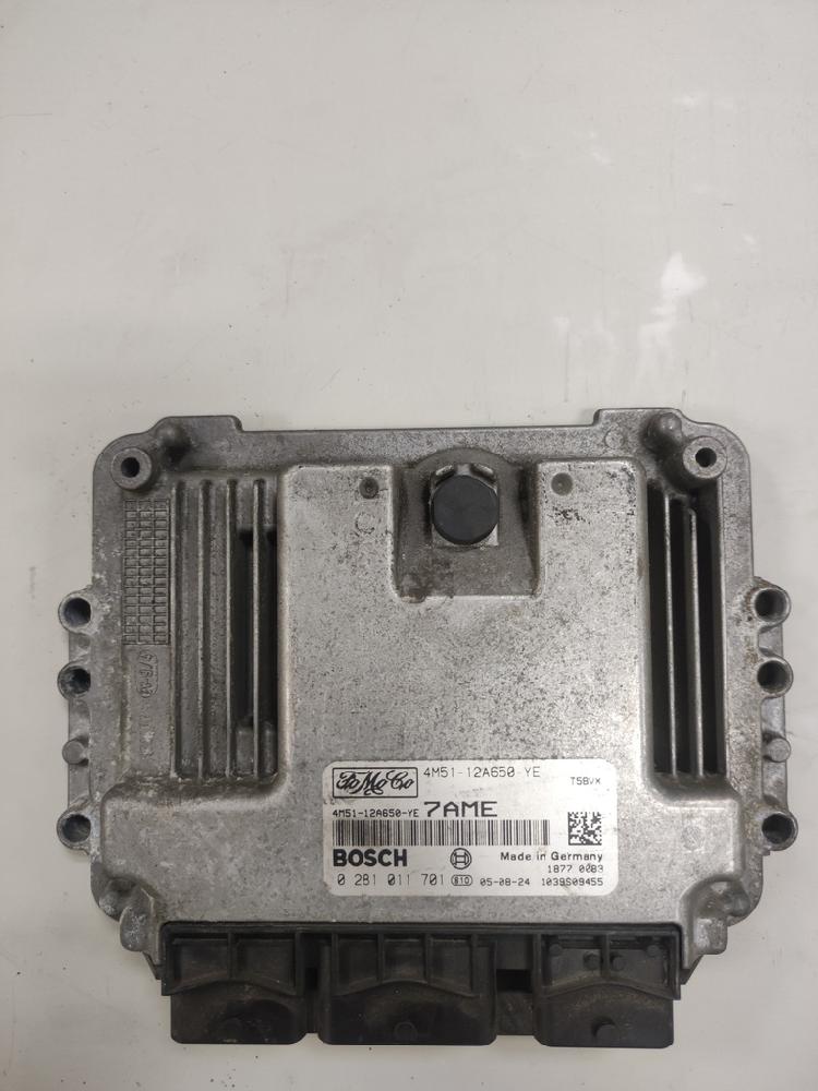 Switchboard engine uce 0281011701 de Ford Focus c-max (dm2) 2003-2007 - pieza usada