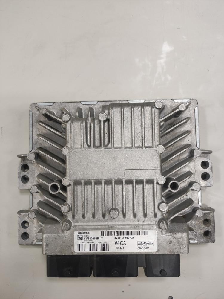 Centralita motor uce 5WS40862BT de Ford Kuga 2008-2013 - pieza usada