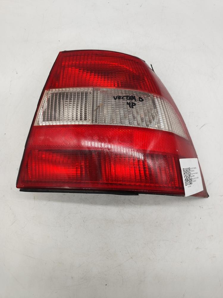 Piloto trasero derecho 90568047 de Opel Vectra 1995-2000 - pieza usada