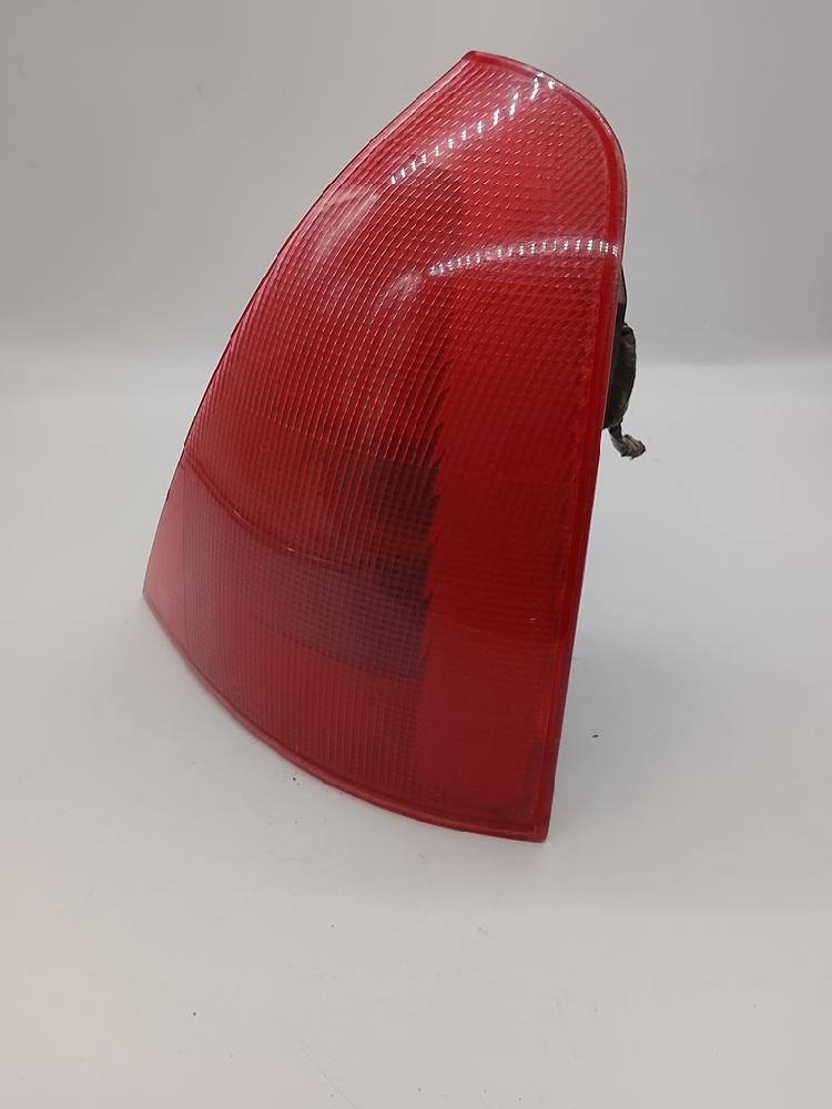 Pisca tras direito 7700410516 de Renault Clio i (b/c57_, 5/357_) 1990-1996 - pieza usada