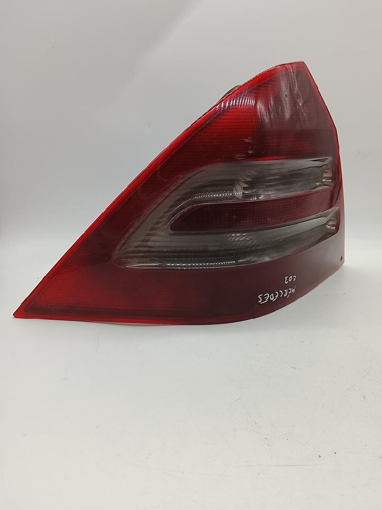 Scheinwerfer hinten links A2038200164 de Mercedes-benz Clase c t-model (s203) 2001-2007 - pieza usada