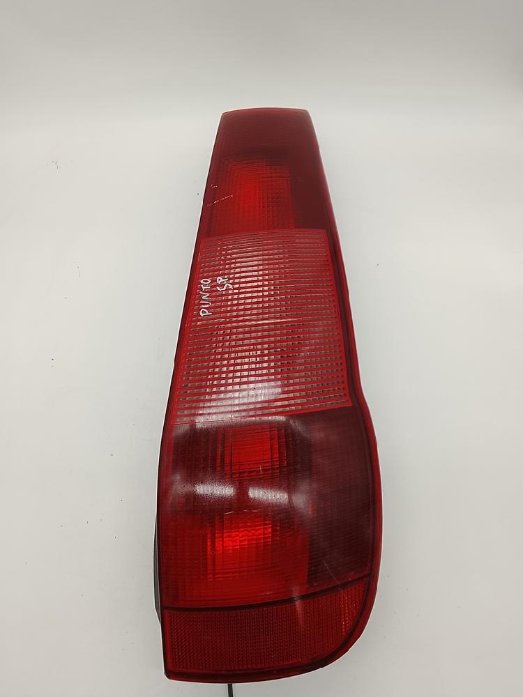Feu arrière droit 7730722 de Fiat Punto 1993-1999