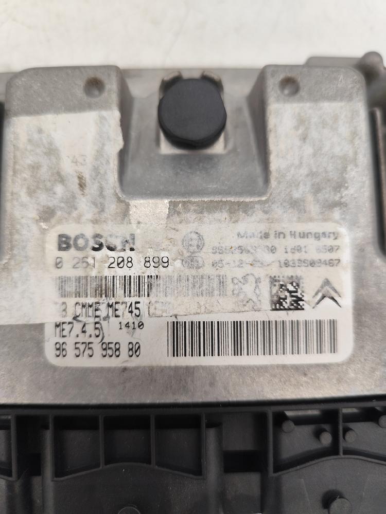 Centralita motor uce 0261208899 de Citroen C4 coupé (la_) 2004-2011 109 CV - pieza usada