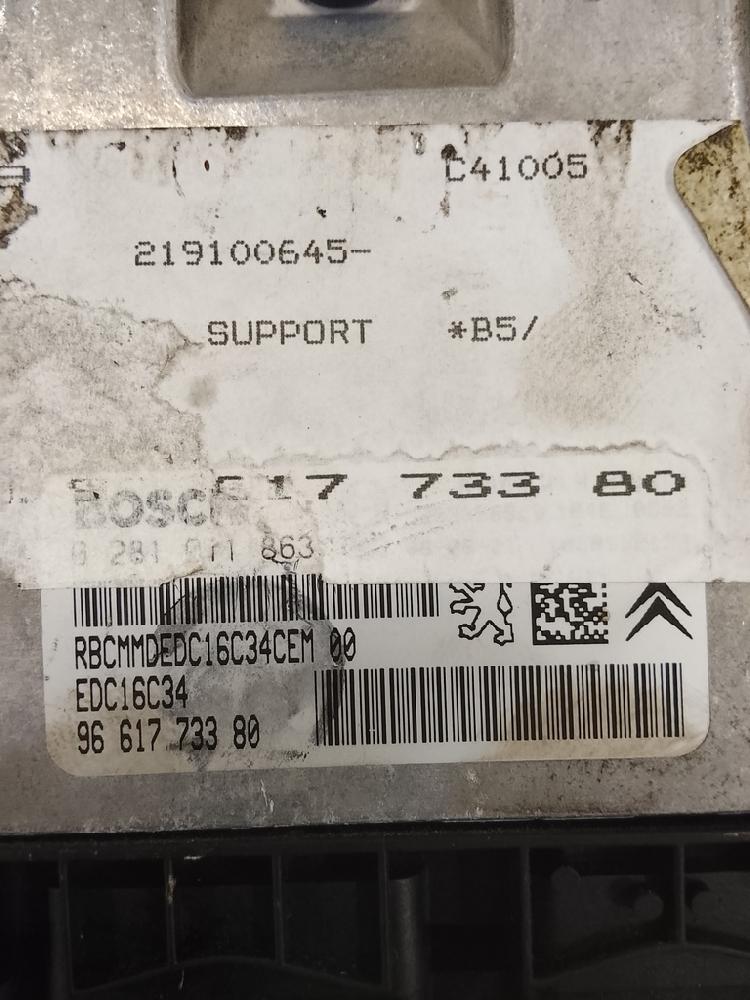 Centralita motor uce 0281011863 de Citroen C4 coupé (la_) 2004-2011 90 CV - pieza usada