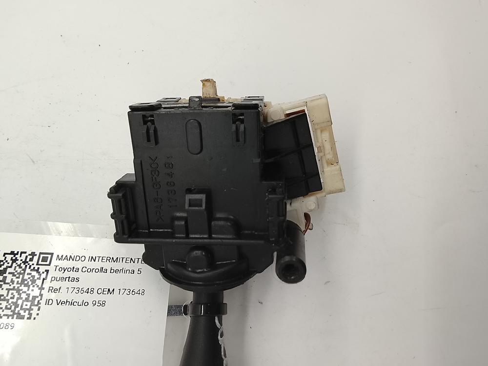 Turn signals control 173648 de Toyota Corolla 2003-2007 110 CV - pieza usada
