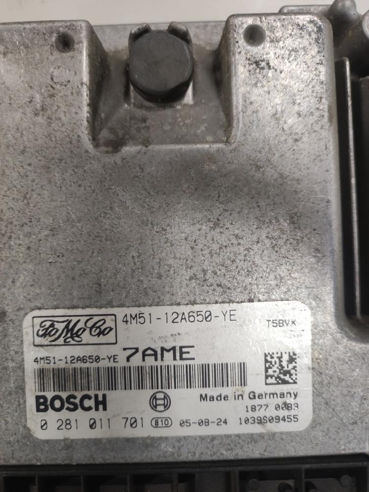 Switchboard engine uce 0281011701 de Ford Focus c-max (dm2) 2003-2007 - pieza usada