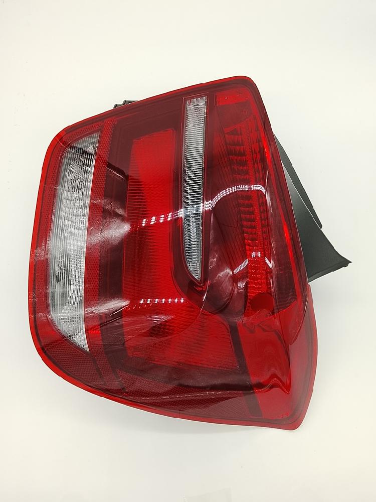 Piloto trasero derecho 63217270096 de Bmw Serie 1 2011-2015 - pieza usada