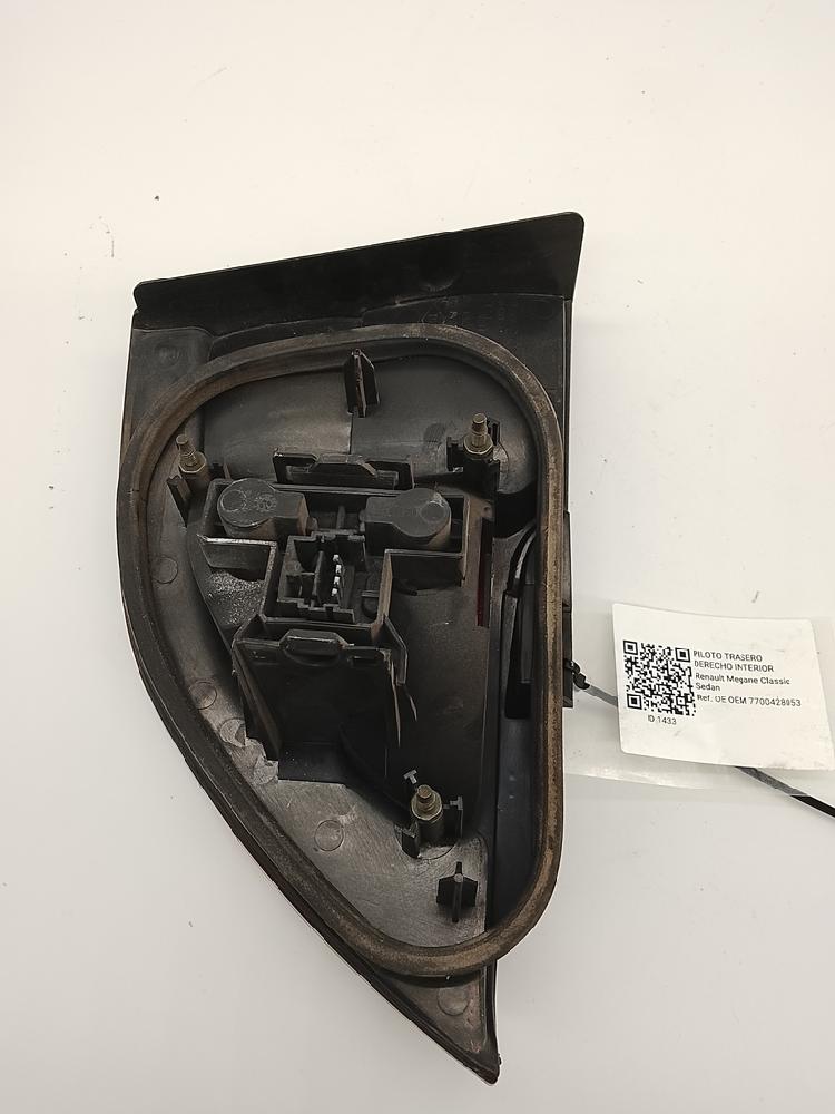 Inner right rear pilot 7700428053 de Renault Megane i classic (la0/1_) 1997-2001 - pieza usada