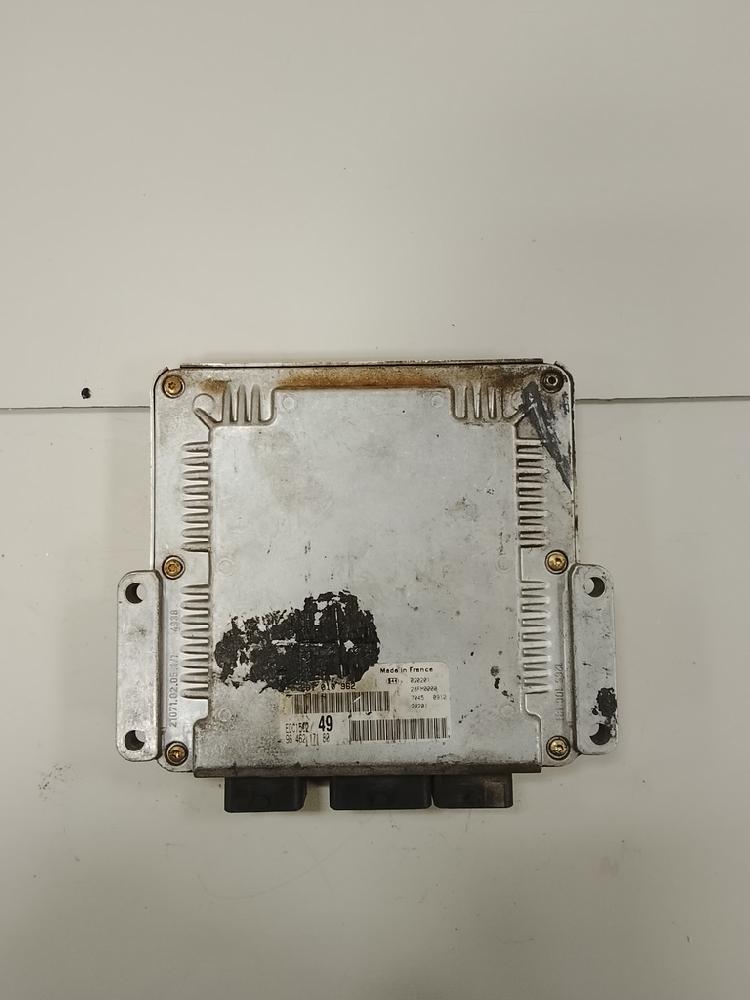 Switchboard engine uce 0281010962 de Citroen Xsara break (n2) 2001-2005 90 CV - pieza usada