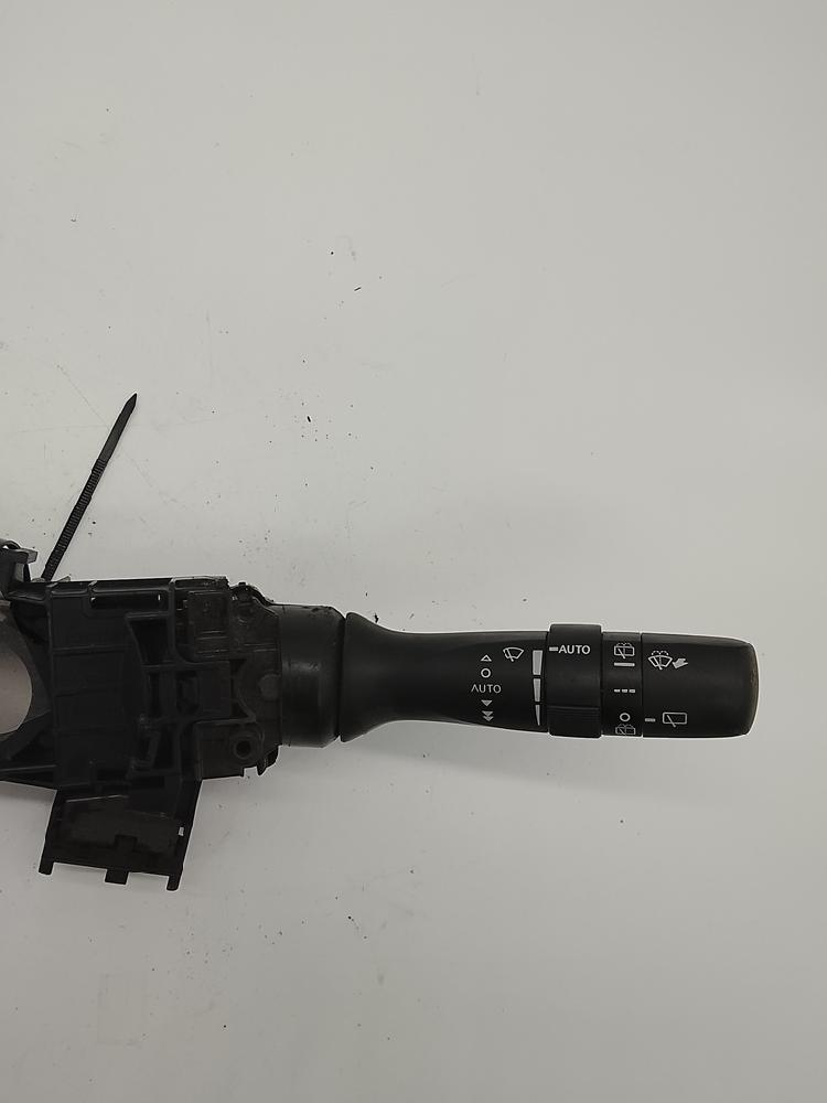 Devio leva tergicristalli 17F144 de Toyota Yaris 2009-2012 - pieza usada