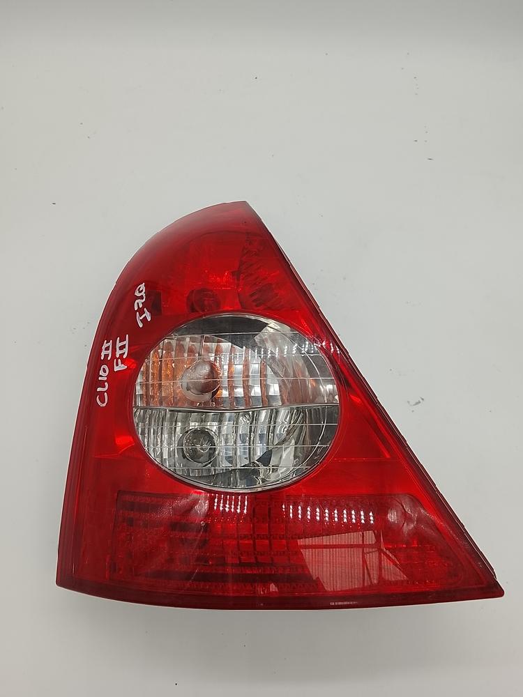Pisca tras esquerdo 8200071413 de Renault Clio ii (bb_, cb_) 2004-2003