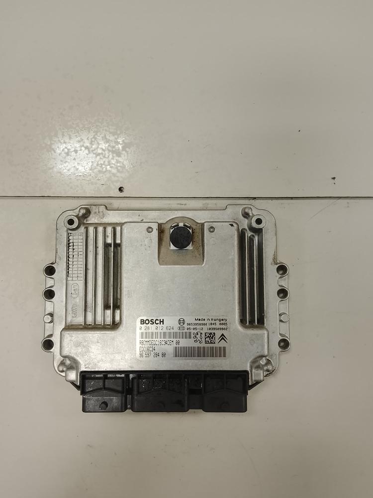 Boîtier moteur uce 0281012624 de Citroen C5 ii (rc_) 2004-2008 109 CV - pieza usada