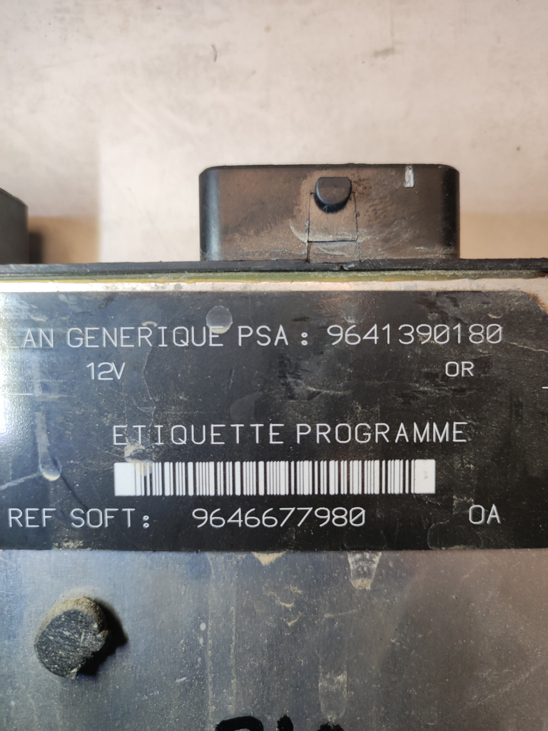 Centralita motor uce R04080031B de Citroen Xsara 1997-2000 68 CV - pieza usada