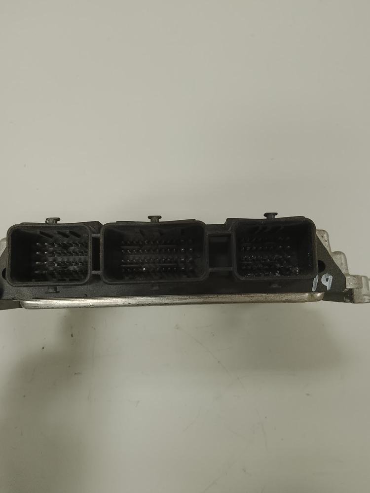 Centralita motor uce 0281011561 de Citroen C5 ii (rc_) 2004-2008 109 CV - pieza usada