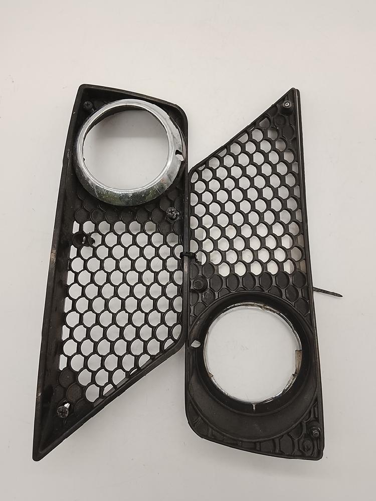 Front grille A1768850153 de Mercedes-benz Clase a amg 2013-2015 - pieza usada