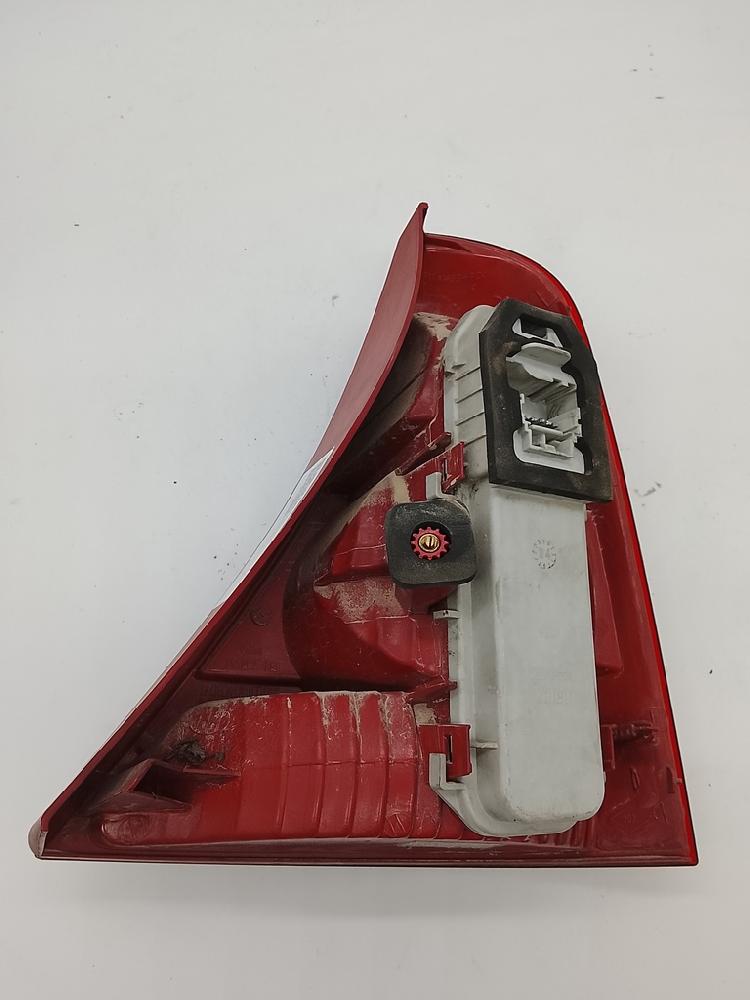 Pisca tras esquerdo 8200071413 de Renault Clio ii (bb_, cb_) 2004-2003 - pieza usada