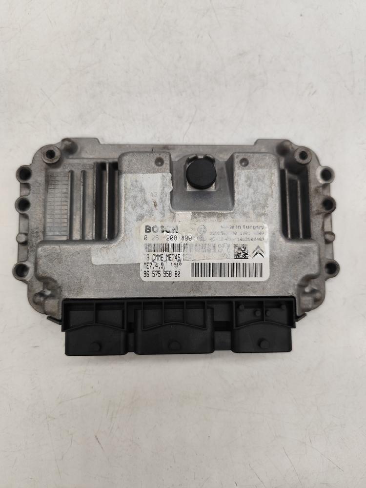 Centralita motor uce 0261208899 de Citroen C4 coupé (la_) 2004-2011 109 CV - pieza usada