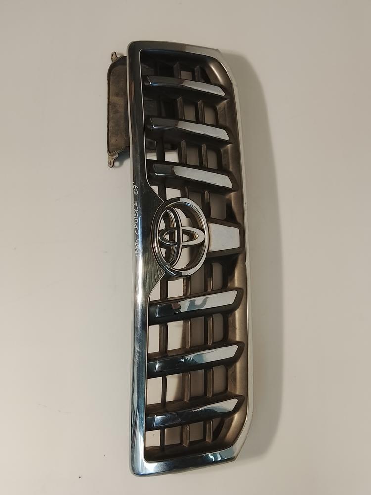 Grille gauche capot 5310160320 de Toyota Land cruiser prado 2002-2007 - pieza usada